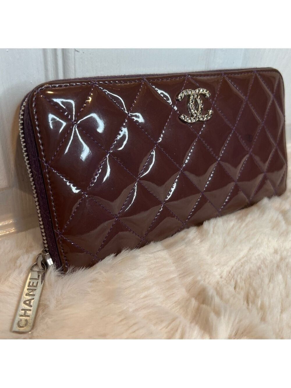 ❤️CHANEL PATENT QUILTED BRILLIANT ZIP-AROUND WALLET PURPLE - Picture 2 of 15